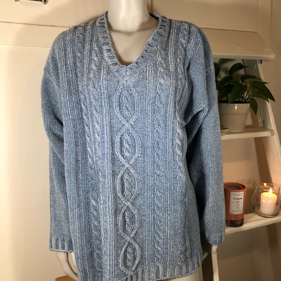 Chandail cozy large comme neuf 👌❤️ - Picture 2 of 6